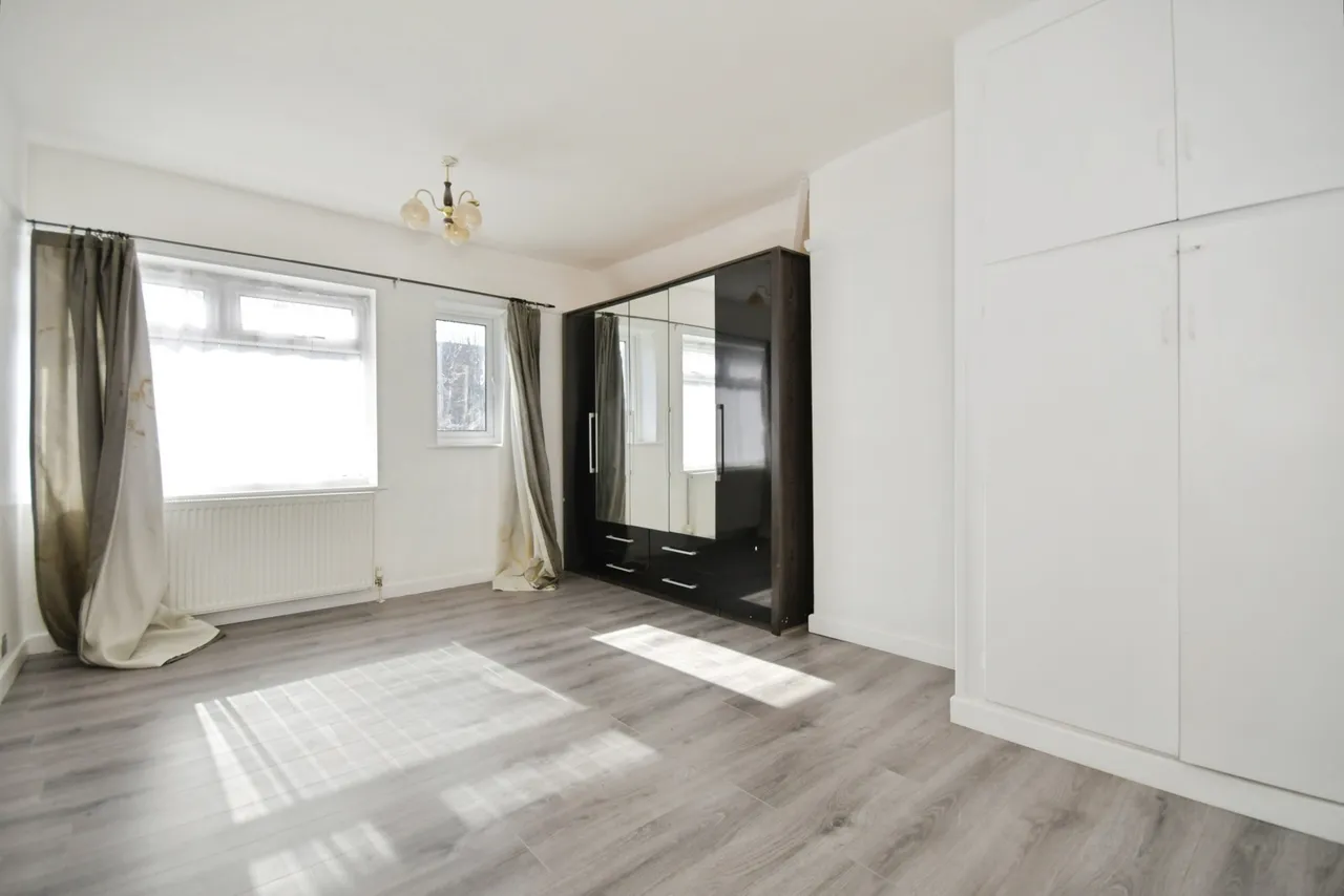 Walgrove Avenue, Chesterfield, S40, photo 9