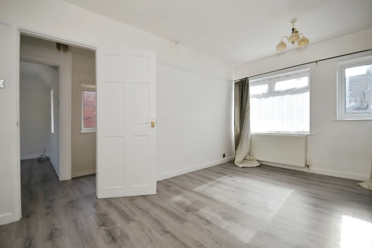 Walgrove Avenue, Chesterfield, S40, photo 10