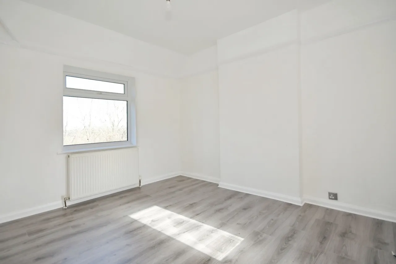 Walgrove Avenue, Chesterfield, S40, photo 11