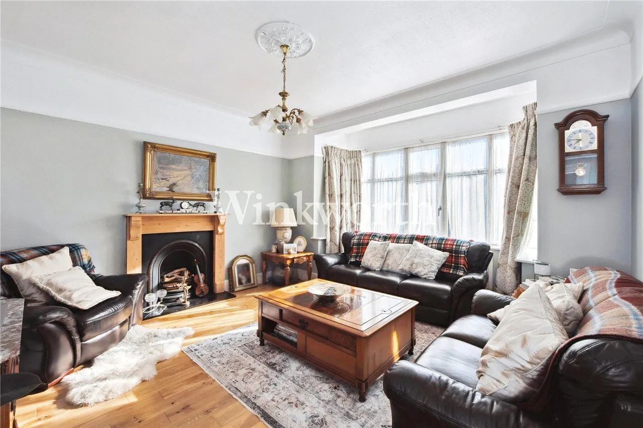 Fox Lane, London, N13, photo 4