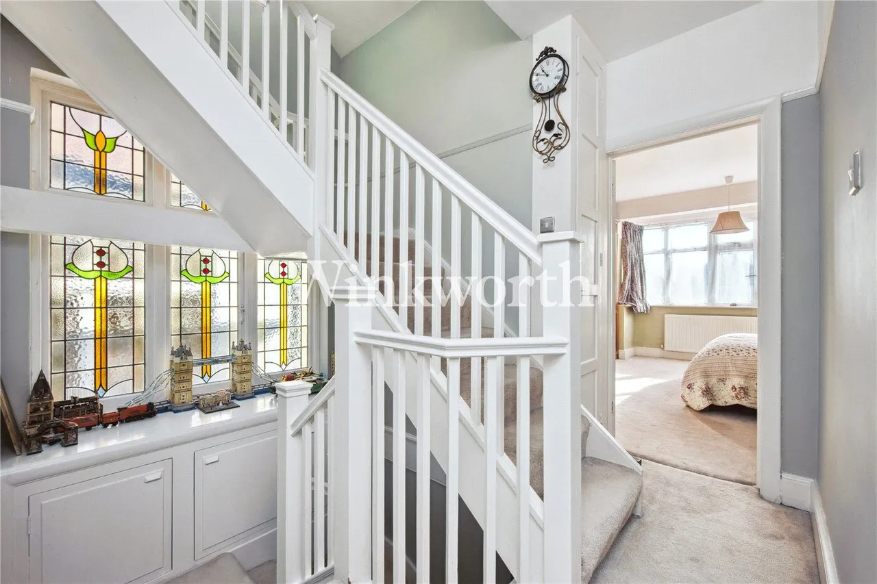 Fox Lane, London, N13, photo 16