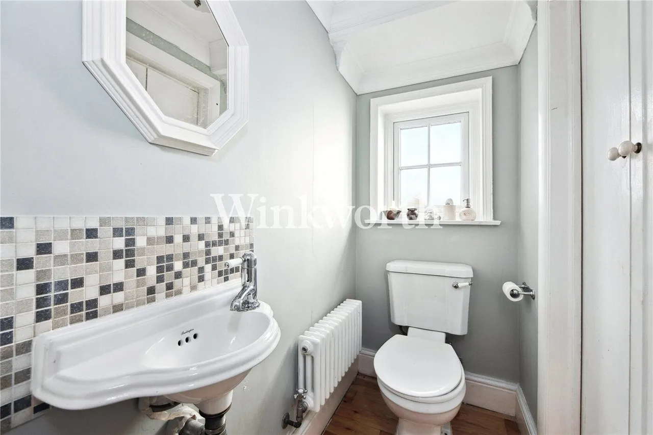 Fox Lane, London, N13, photo 15