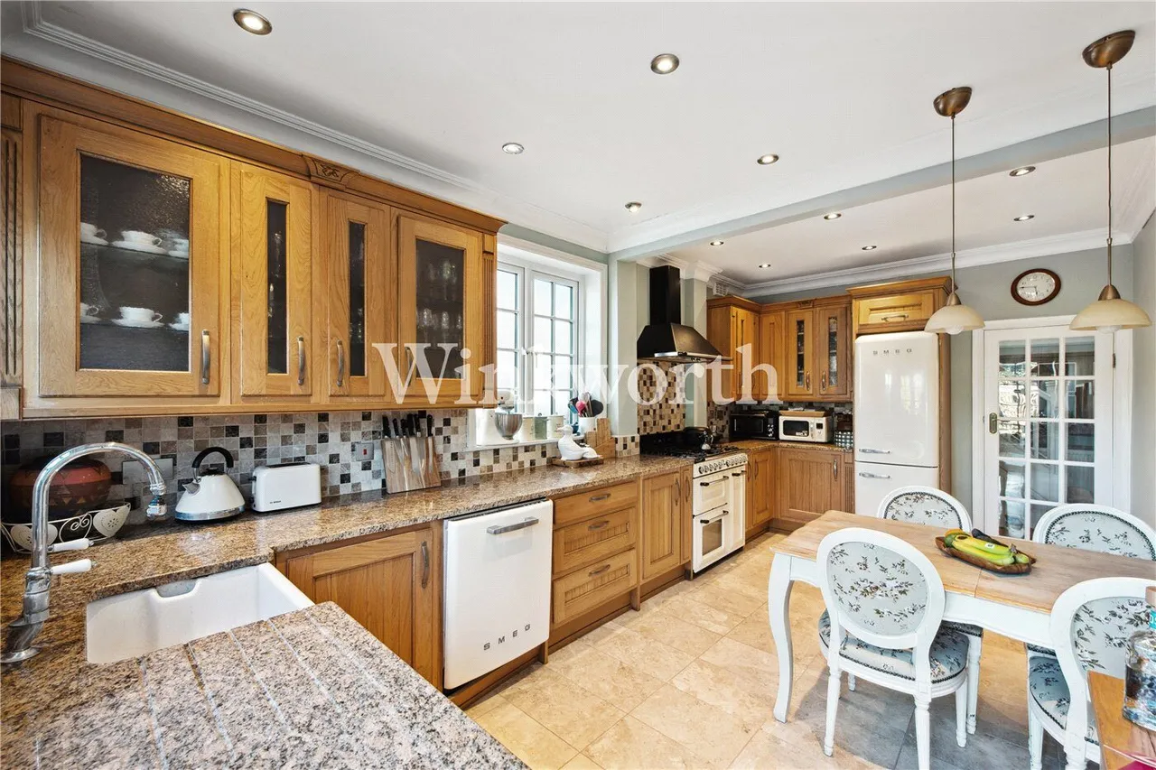 Fox Lane, London, N13, photo 6