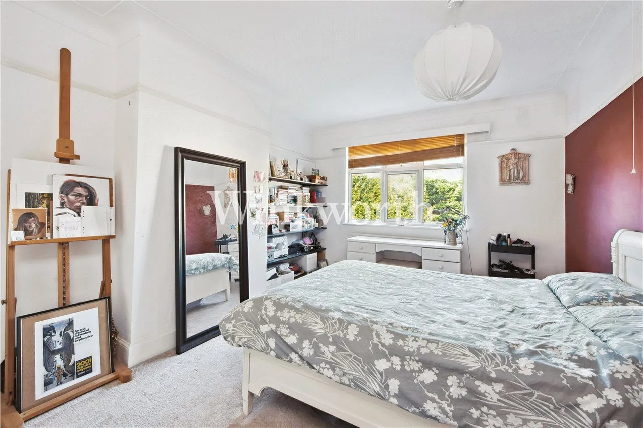 Fox Lane, London, N13, photo 9