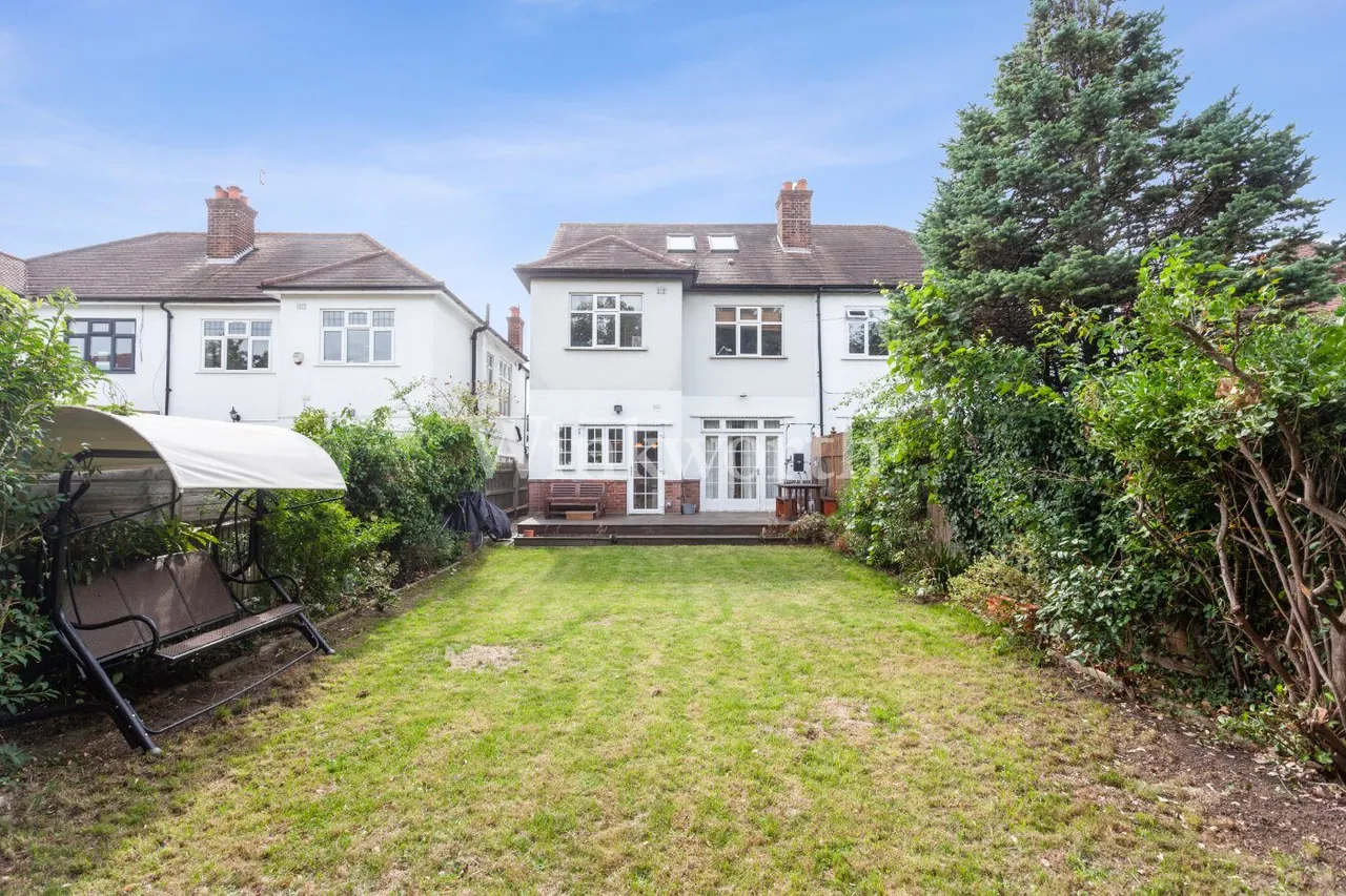 Fox Lane, London, N13, photo 19