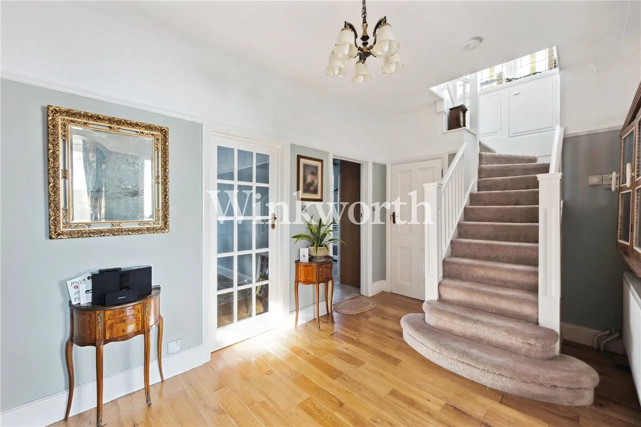 Fox Lane, London, N13, photo 7
