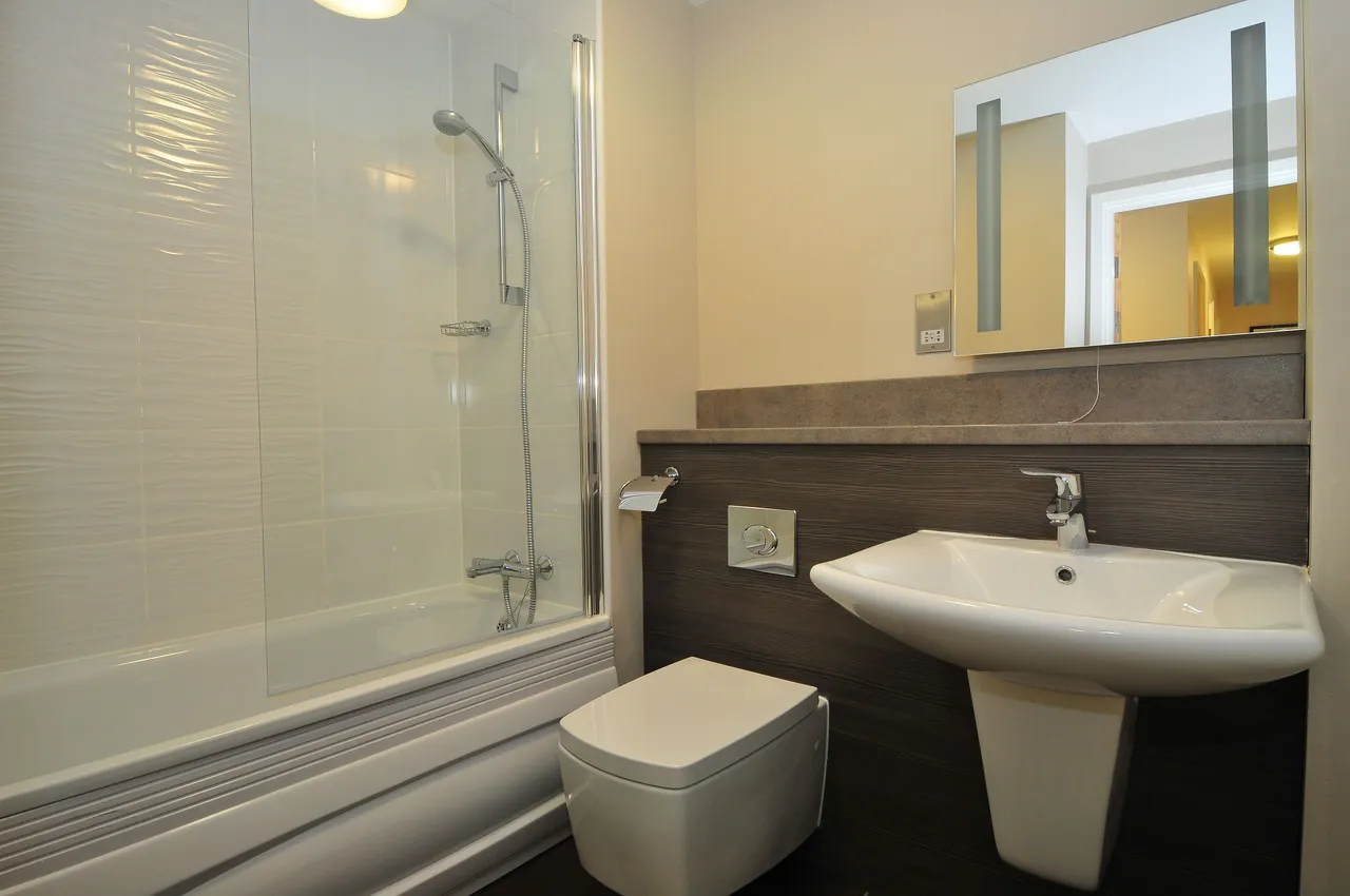 904 TRS Apartments, The Green, Southall, photo 5