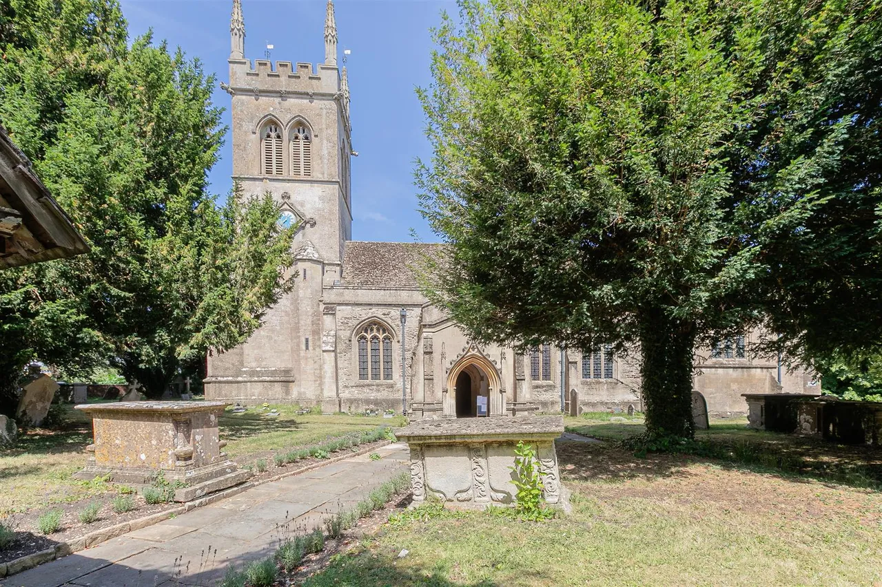 Compton Road, Calne, SN11, photo 22