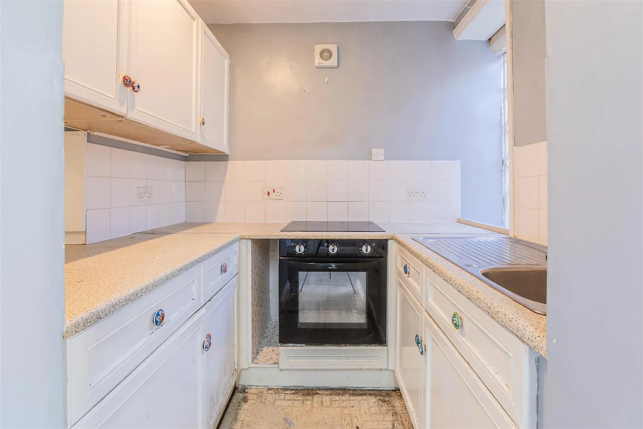 Compton Road, Calne, SN11, photo 7