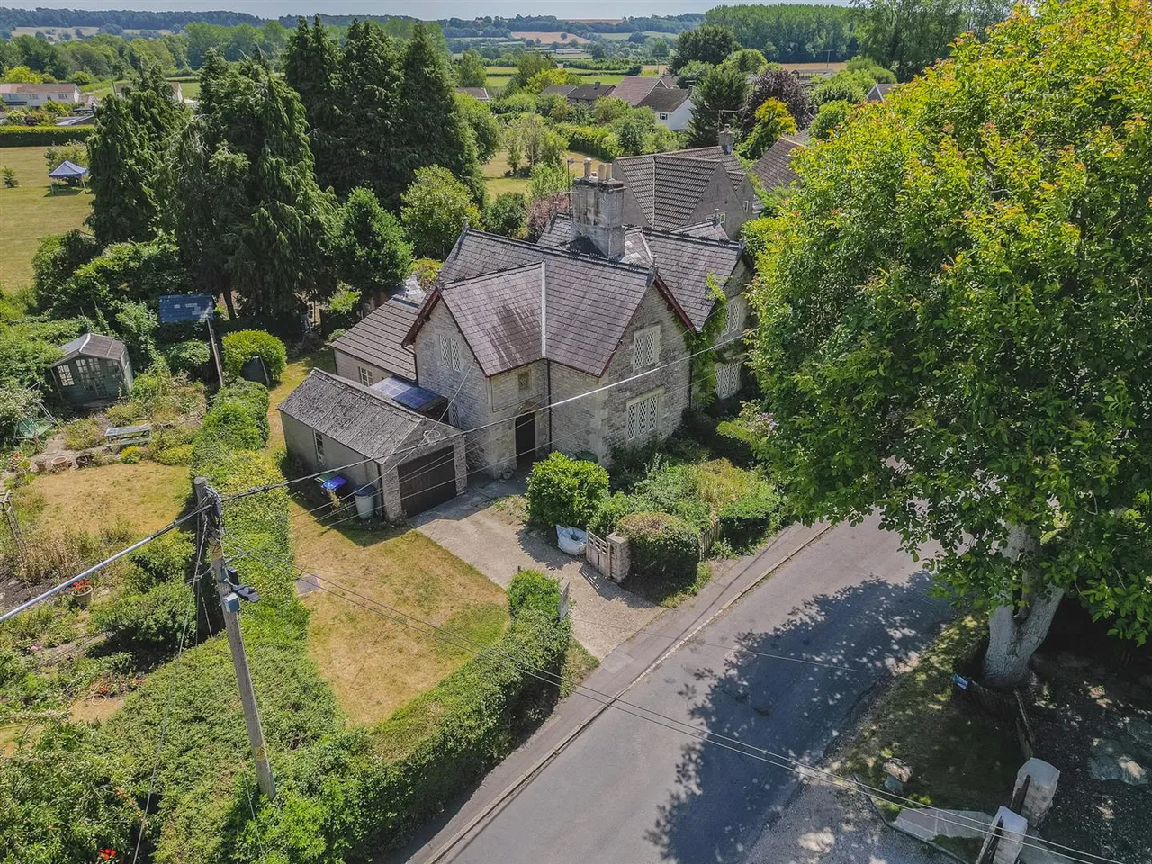 3 bed house for sale, Compton Road, Calne, SN11