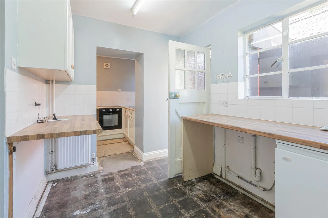 Compton Road, Calne, SN11, photo 6