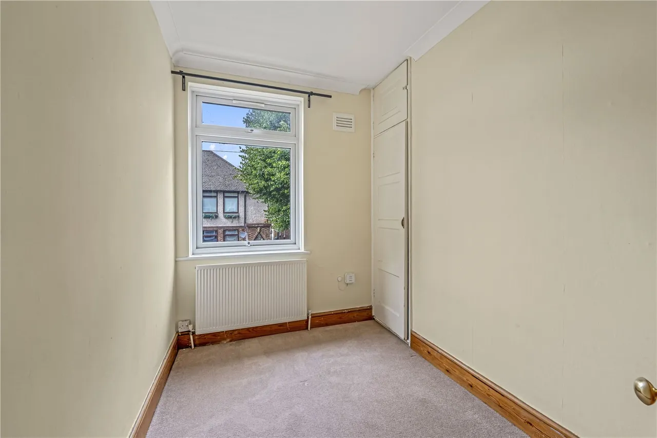 Warfield Road, Hampton, TW12 2AY, photo 6