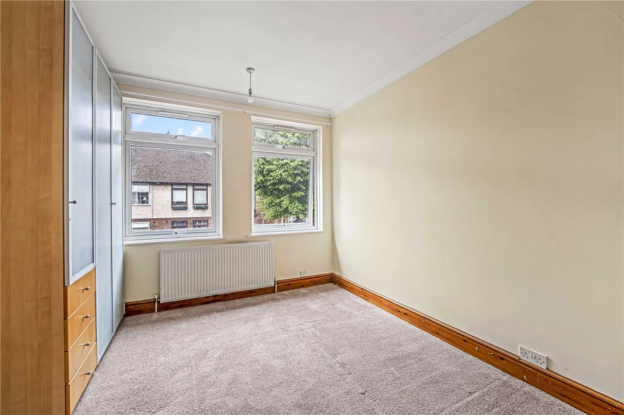 Warfield Road, Hampton, TW12 2AY, photo 4