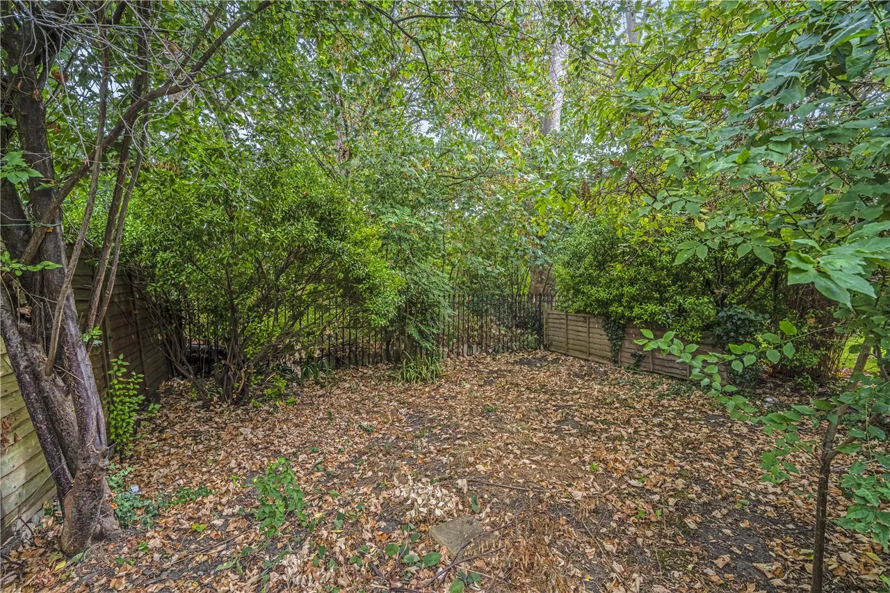 Warfield Road, Hampton, TW12 2AY, photo 7