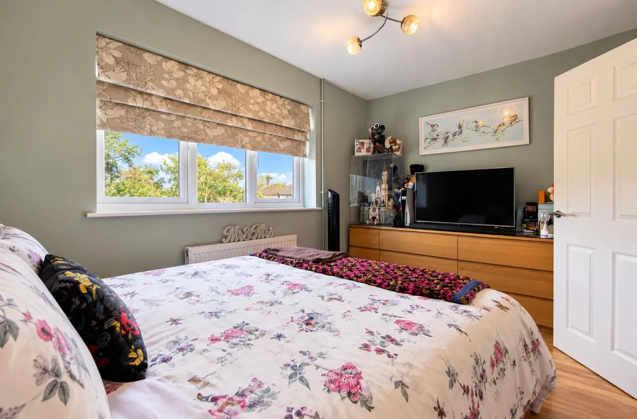 Thackeray Avenue, Tilbury, RM18, photo 7