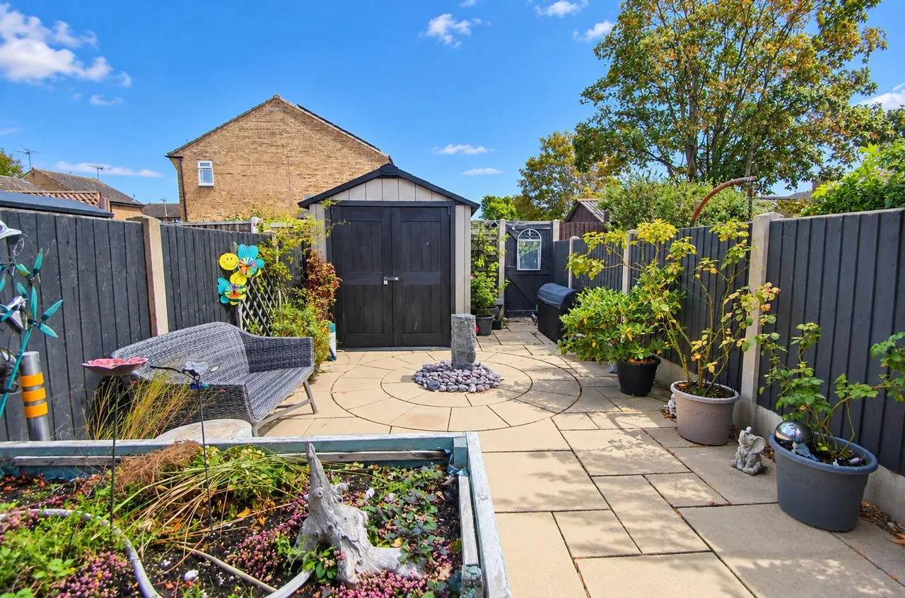 Thackeray Avenue, Tilbury, RM18, photo 13