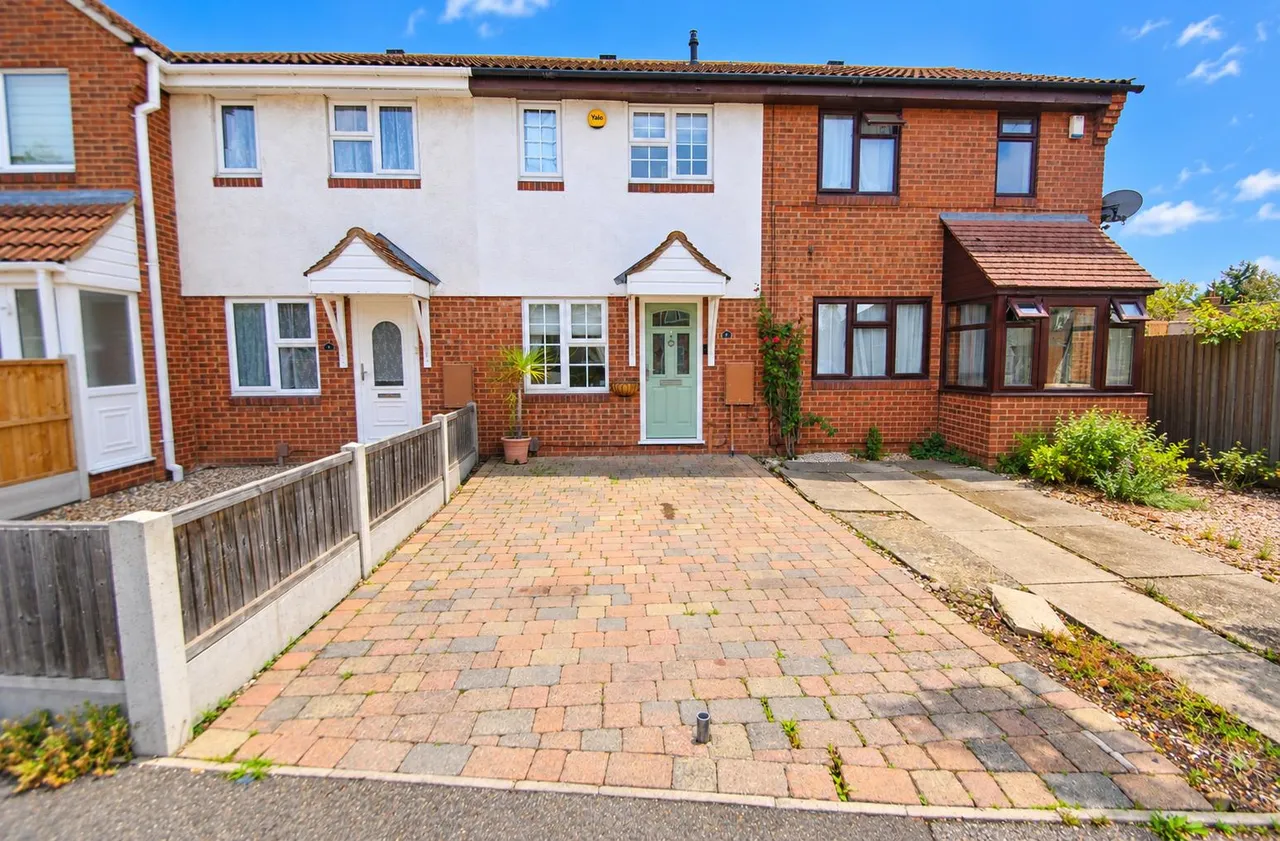 2 bed house for sale, Thackeray Avenue, Tilbury, RM18