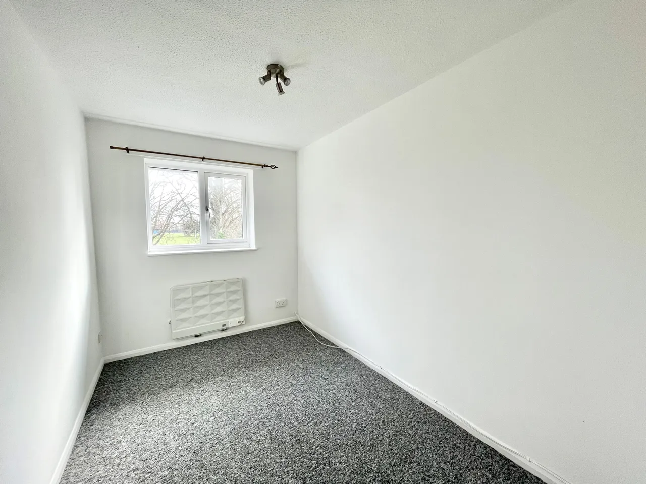 Honeywood Close, Hilsea, PO3, photo 3