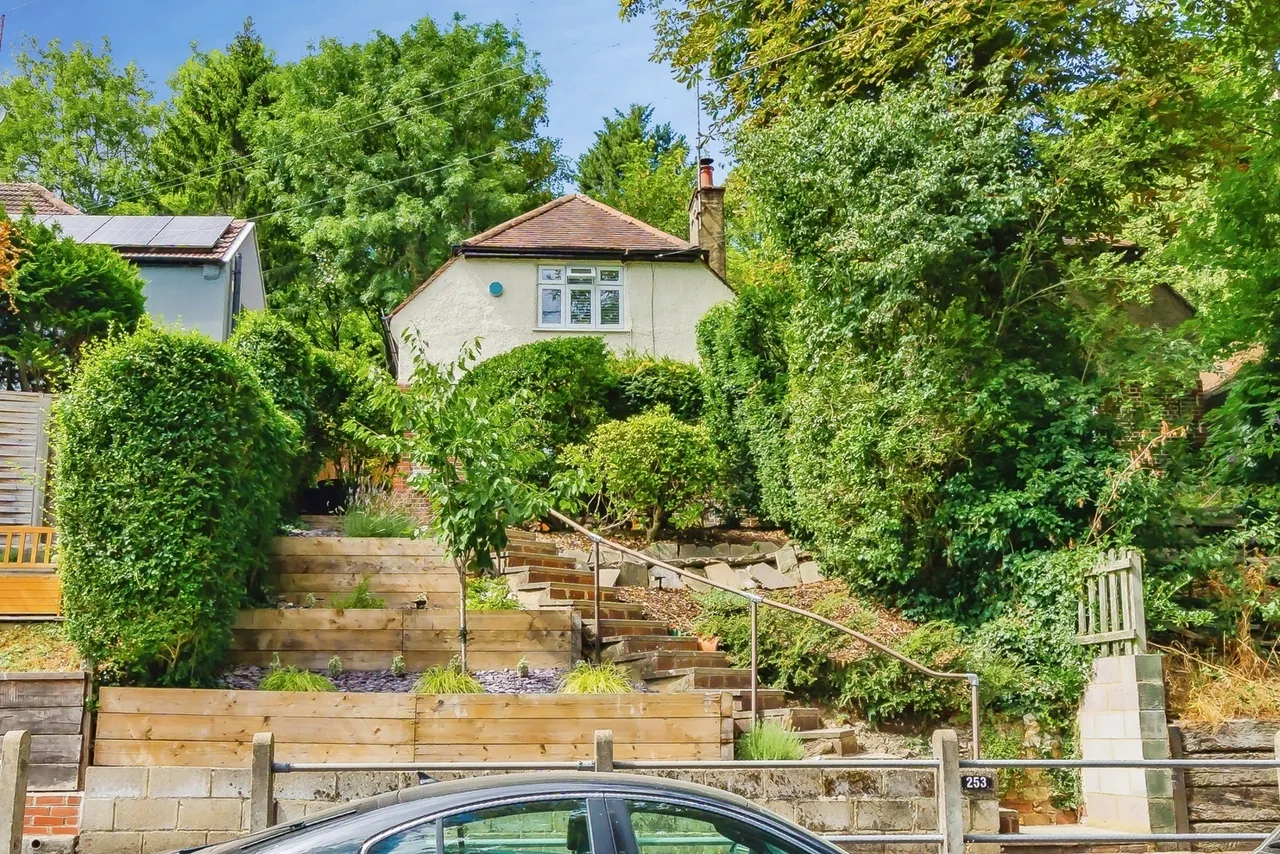 2 bed house for sale — Stafford Road, Caterham, Surrey, CR3