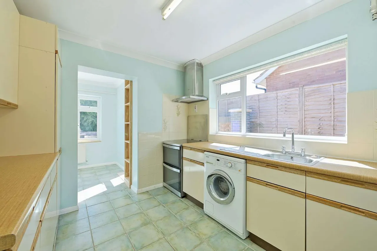 Beech Rise, Sonning Common, Reading, Oxfordshire, RG4 9TJ, photo 9