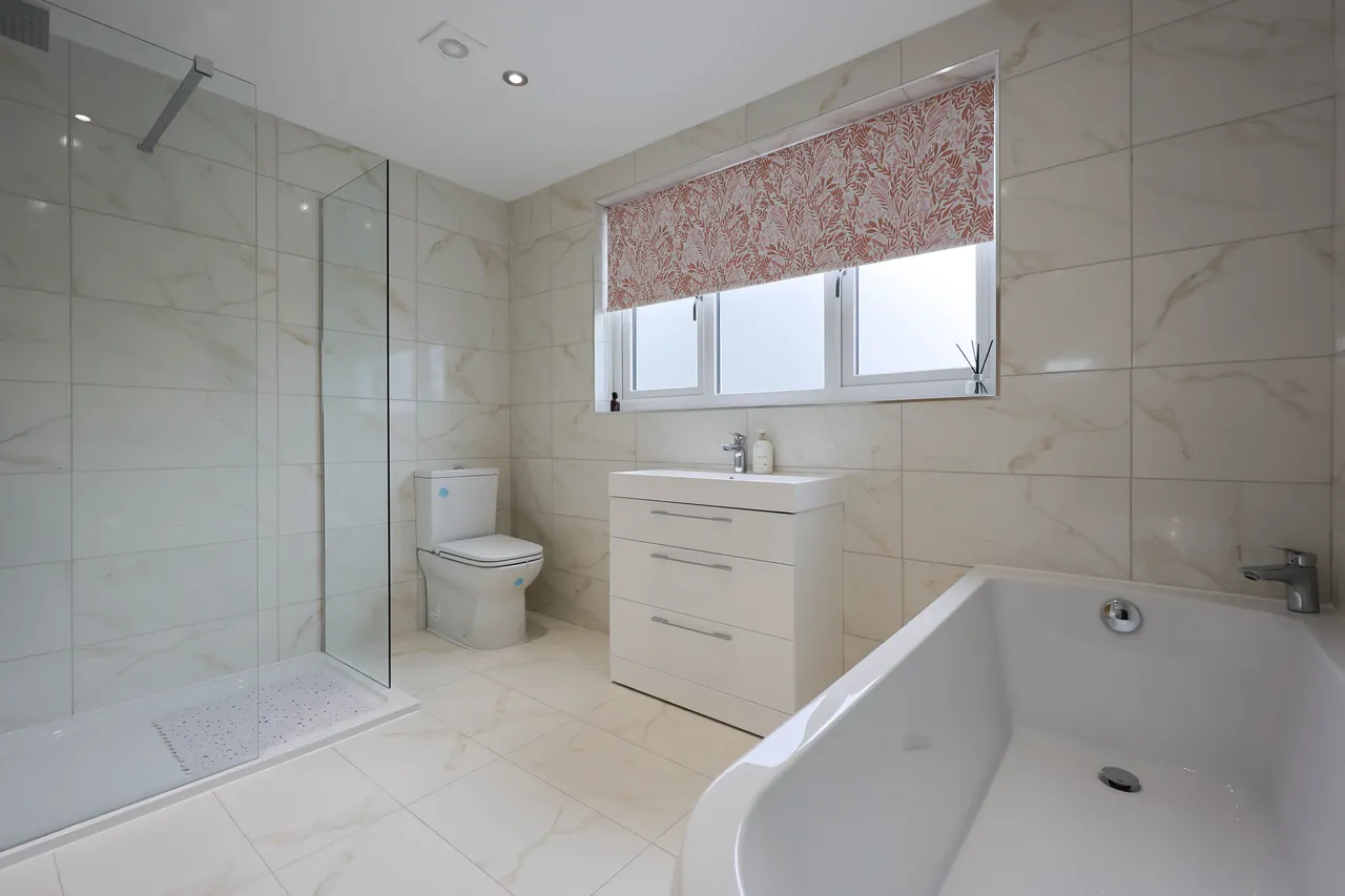 Highfield Drive, Standish, photo 18
