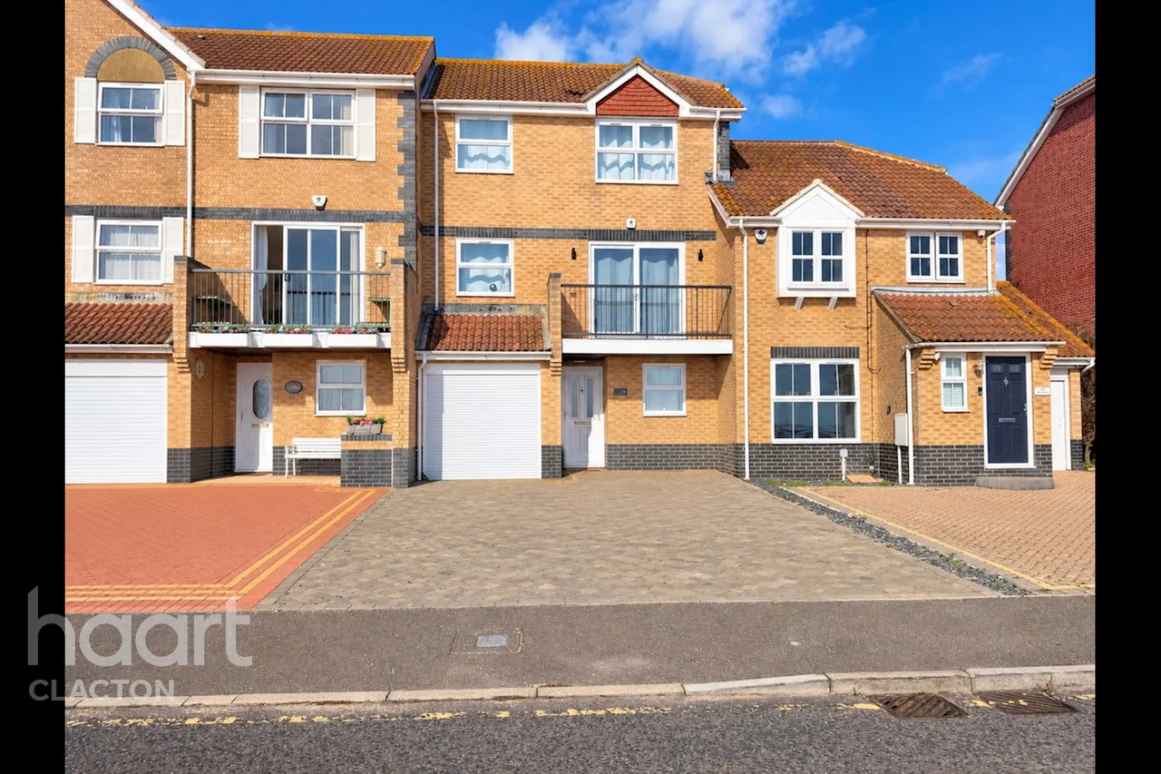 3 bed house for sale, Selsey Avenue, Clacton-On-Sea, CO15