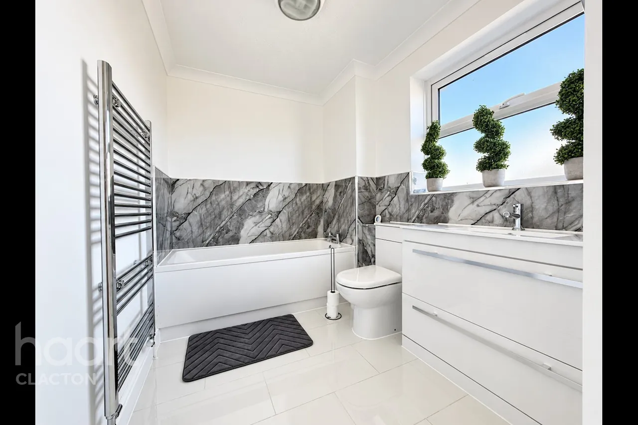 Selsey Avenue, Clacton-On-Sea, CO15, photo 15