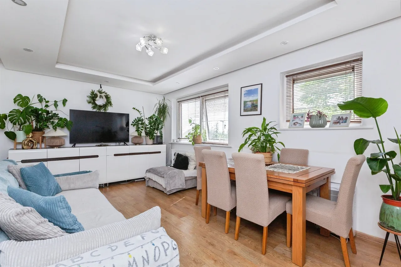 Garth Avenue, Leicester, photo 6