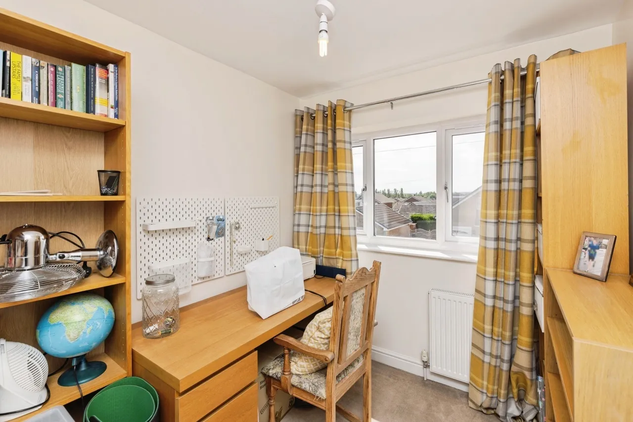 Lennox Drive, Wakefield, West Yorkshire, WF2, photo 16