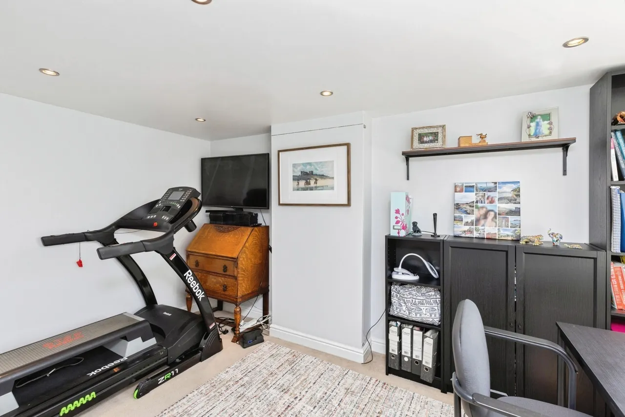 Lennox Drive, Wakefield, West Yorkshire, WF2, photo 15