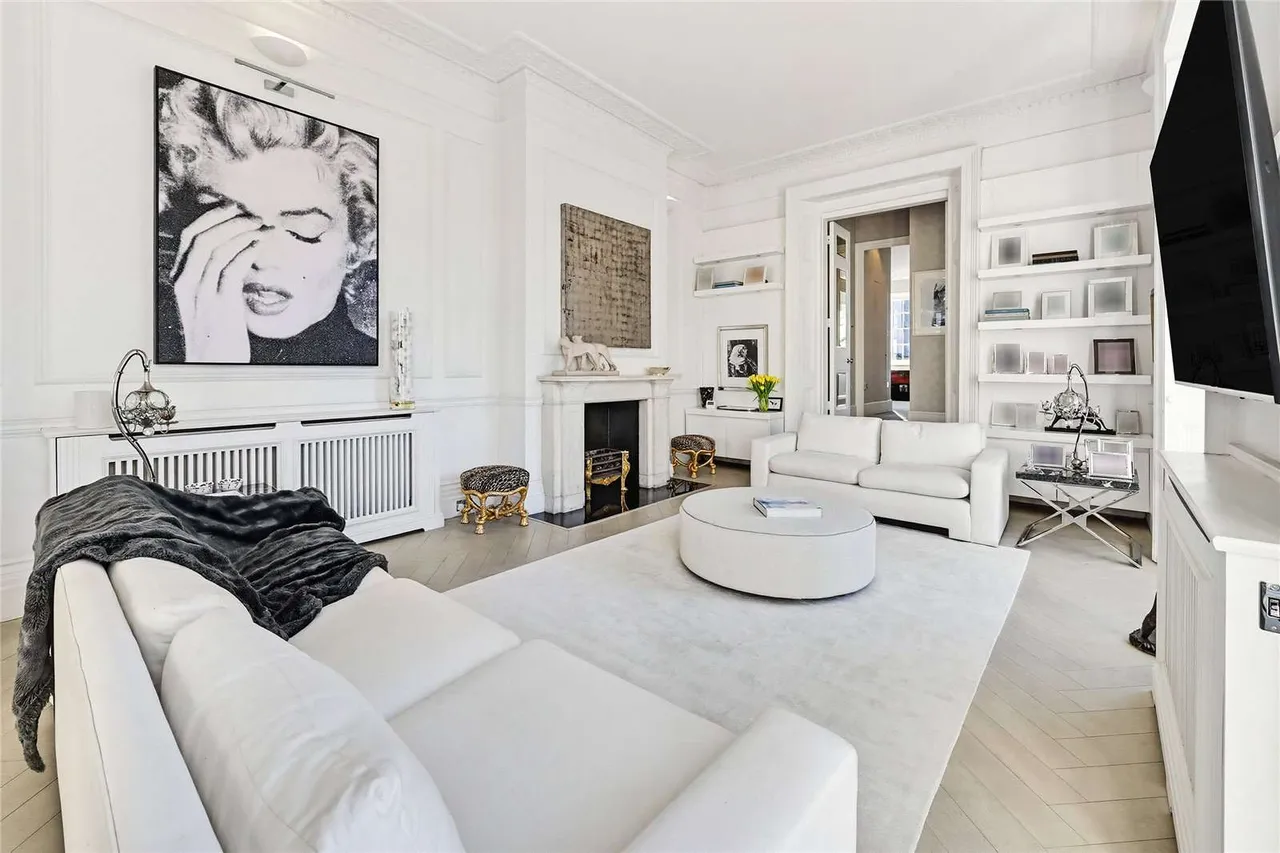 2 bed flat to rent — Eaton Place, Belgravia, London, SW1X 8AF