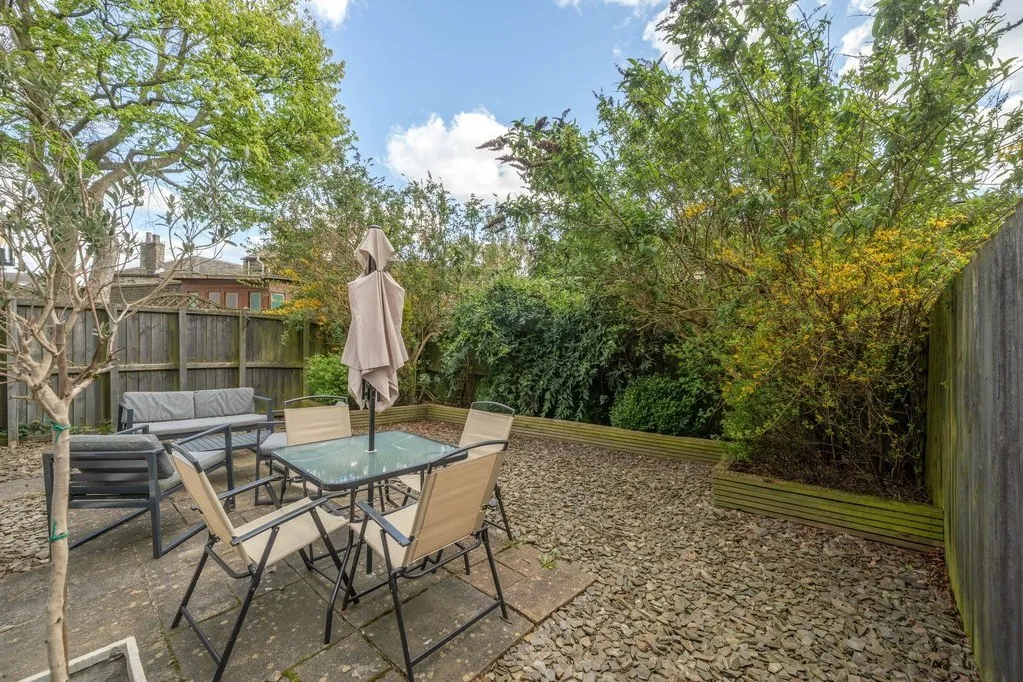 Threelands, Birkenshaw BD11 2DG, photo 16
