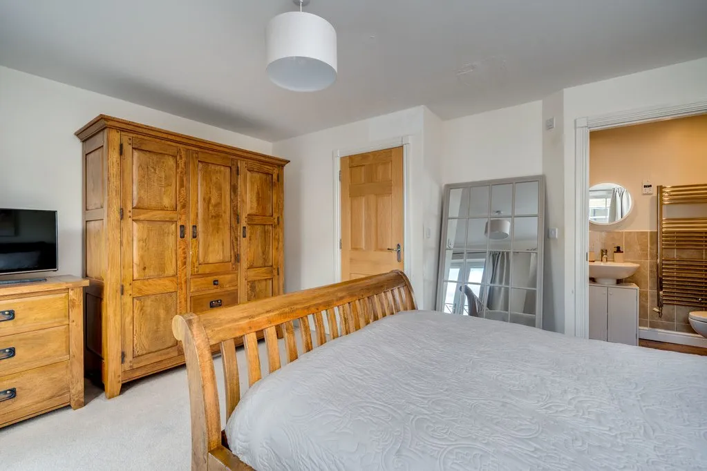 Threelands, Birkenshaw BD11 2DG, photo 9