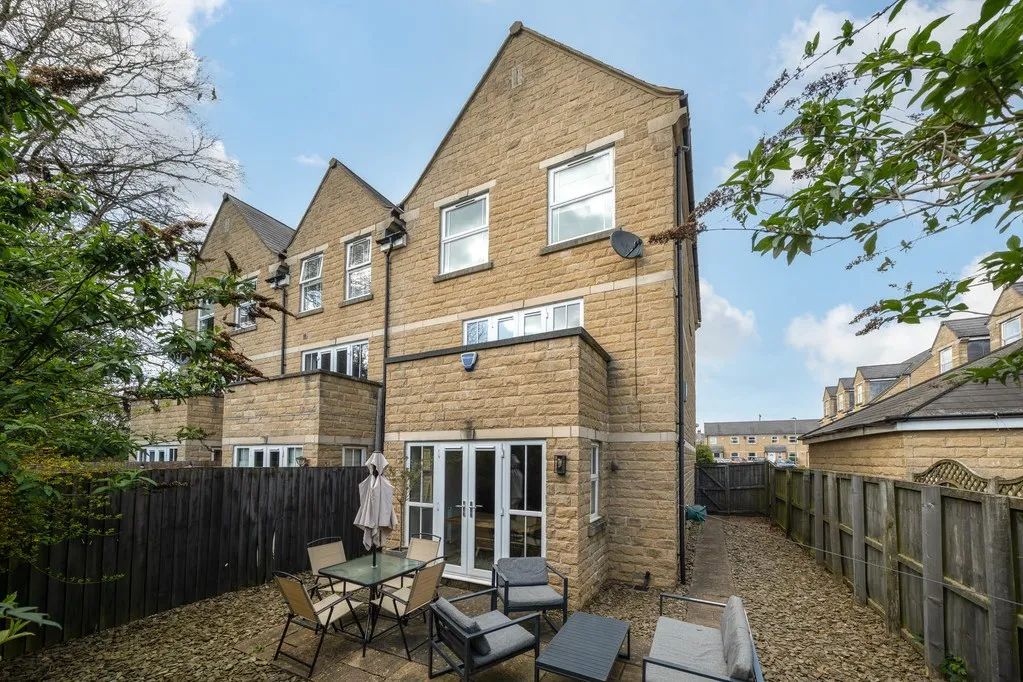 Threelands, Birkenshaw BD11 2DG, photo 15