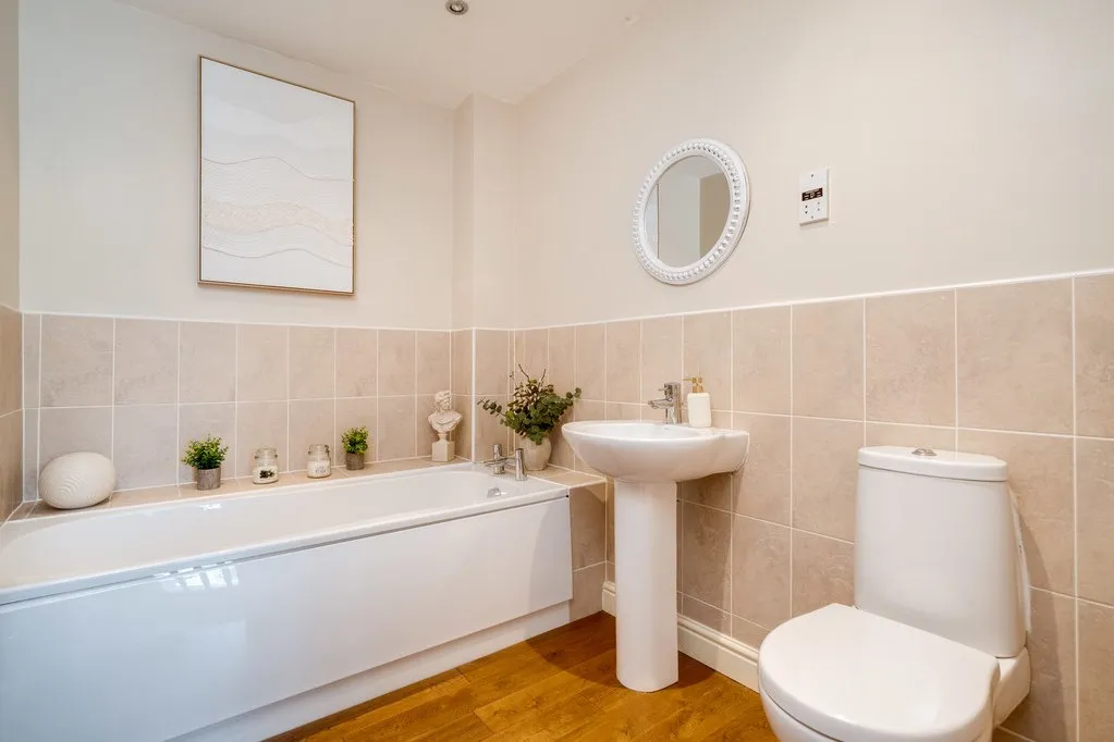 Threelands, Birkenshaw BD11 2DG, photo 14