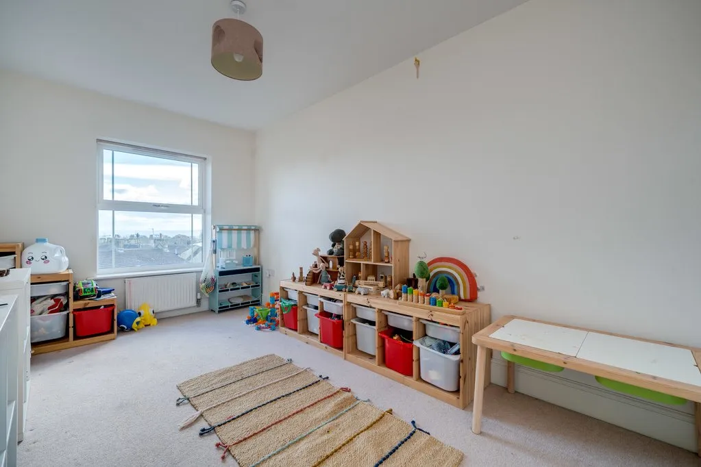 Threelands, Birkenshaw BD11 2DG, photo 13