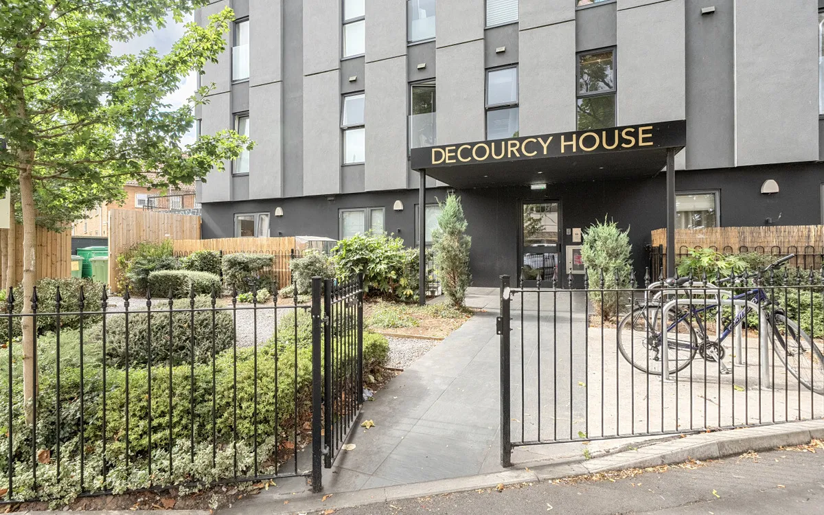 1 bed flat for sale, Decourcy House, Central Bristol, BS2