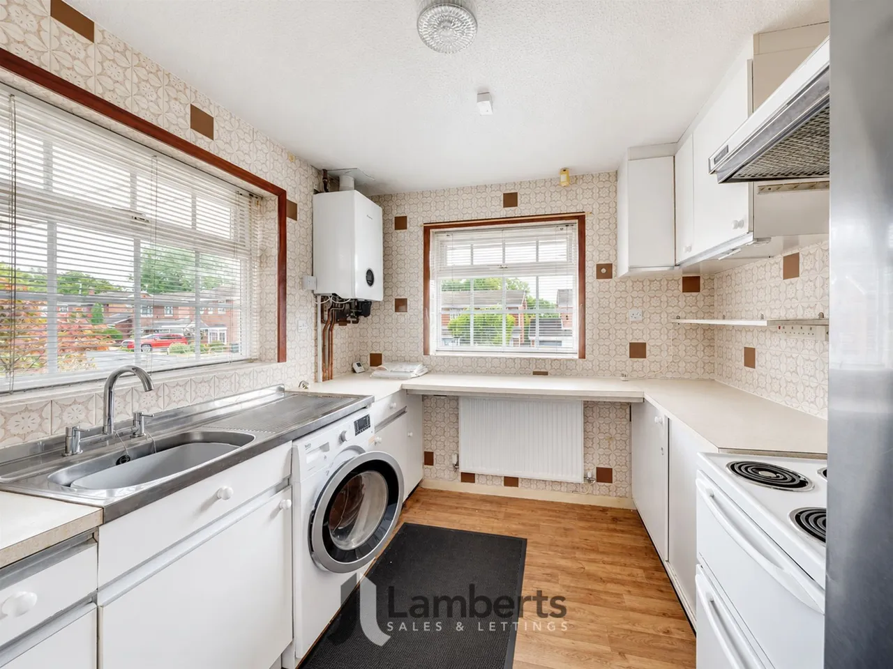 19 Ladbrook Close, Redditch, photo 3