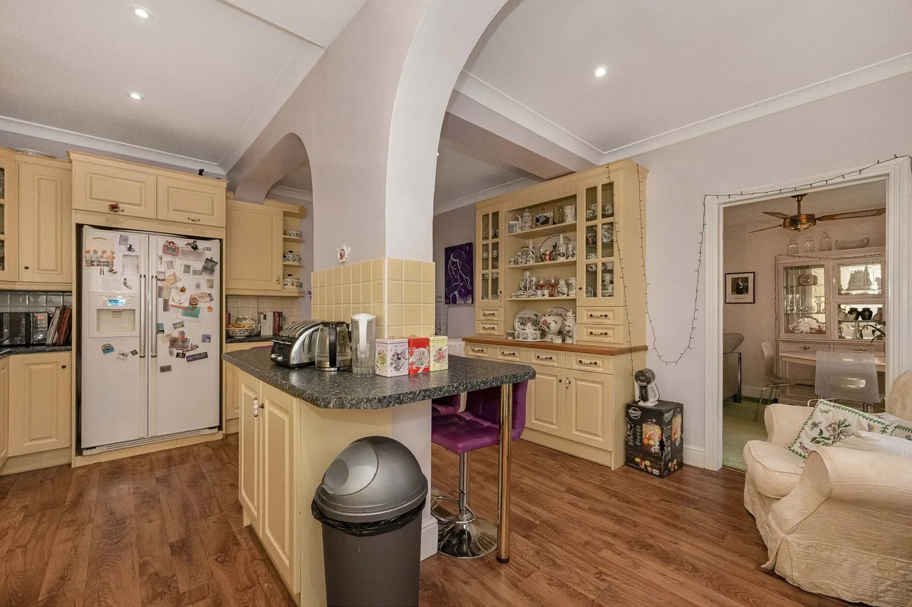 Glenthorne Gardens, Ilford, Essex, IG6 1LB, photo 8