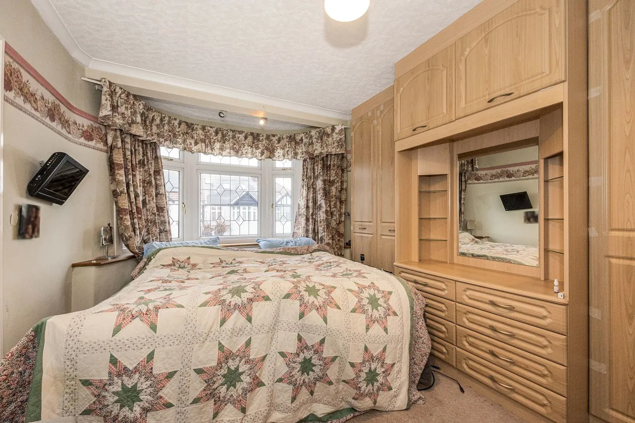 Glenthorne Gardens, Ilford, Essex, IG6 1LB, photo 16