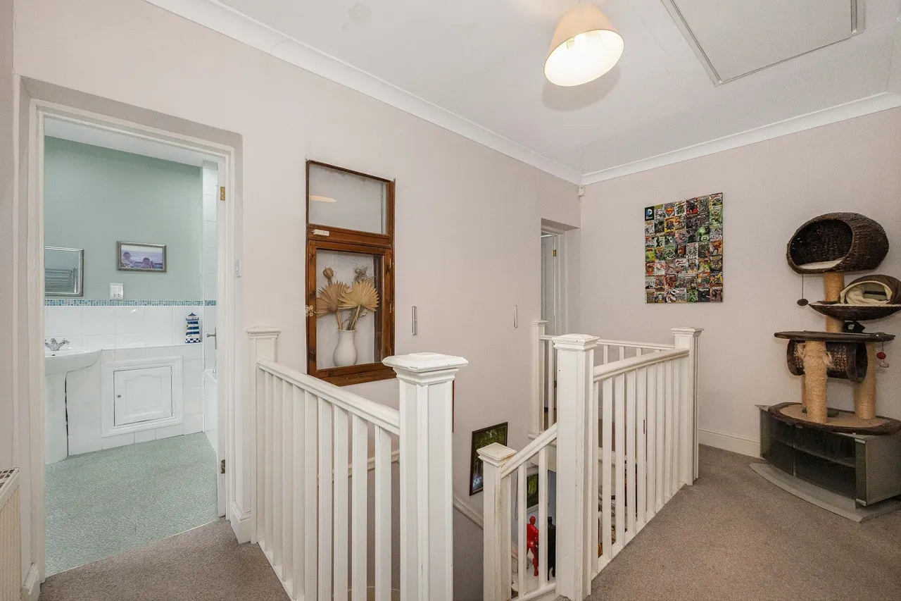 Glenthorne Gardens, Ilford, Essex, IG6 1LB, photo 15