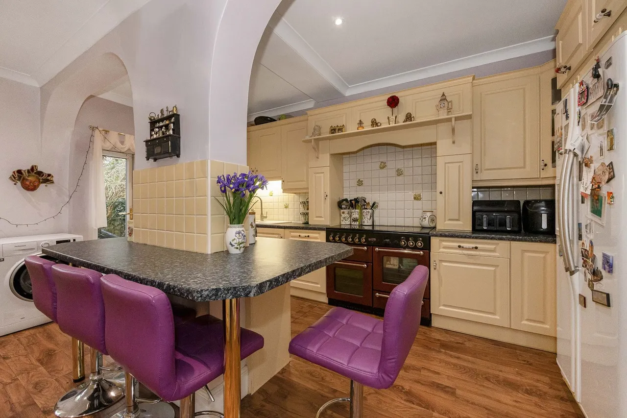 Glenthorne Gardens, Ilford, Essex, IG6 1LB, photo 7