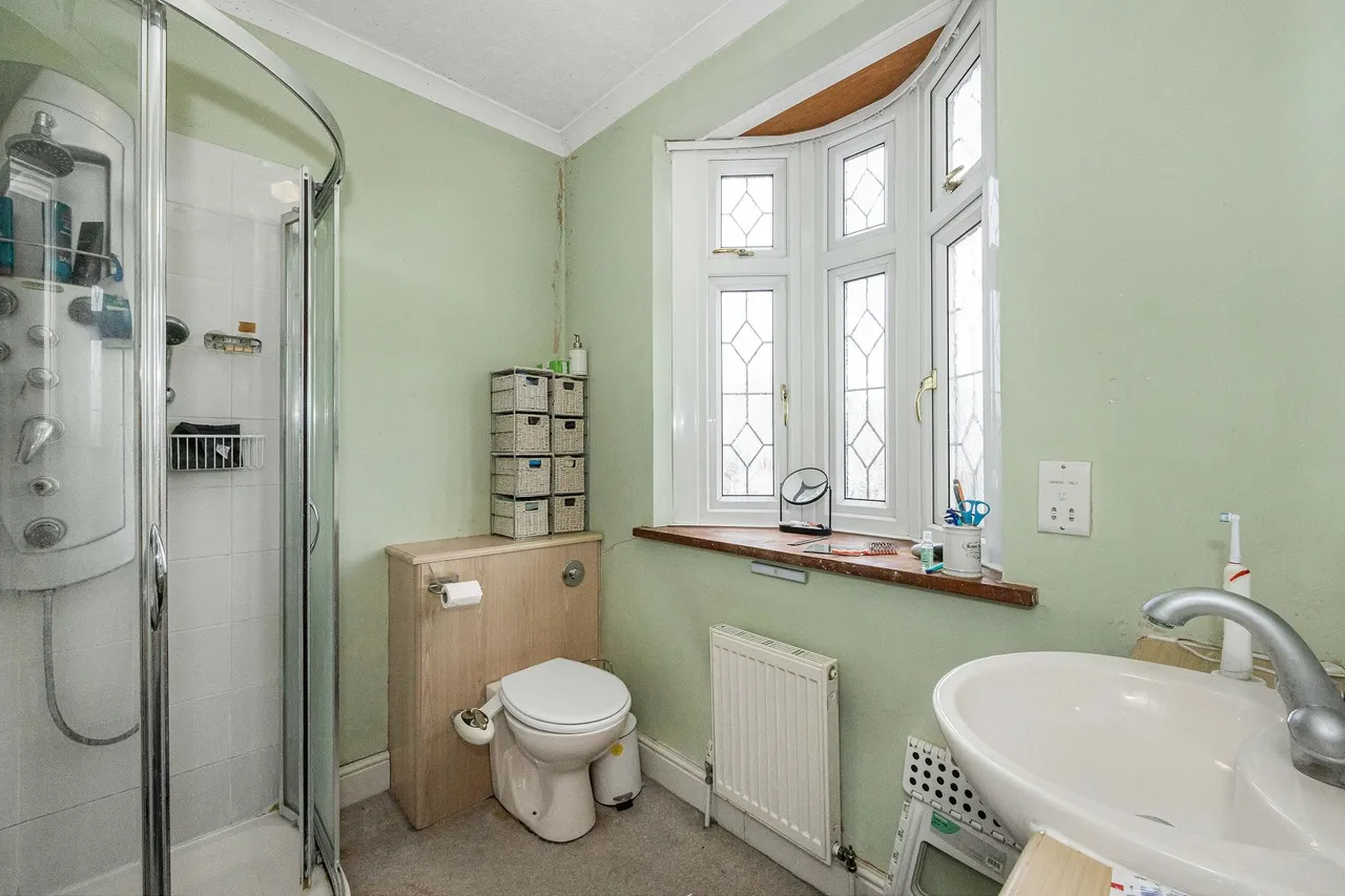Glenthorne Gardens, Ilford, Essex, IG6 1LB, photo 17