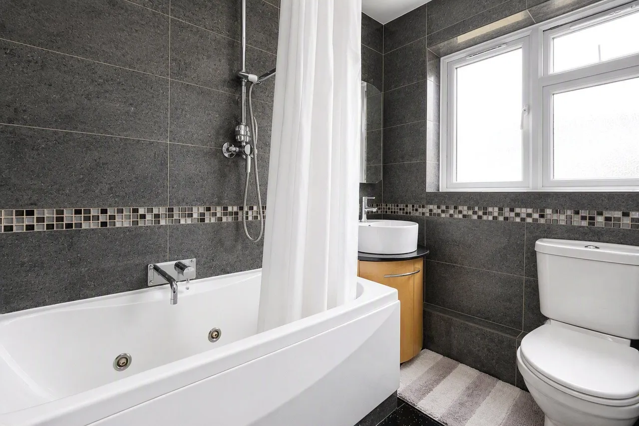 Stirling Close, Rainham, RM13, photo 7