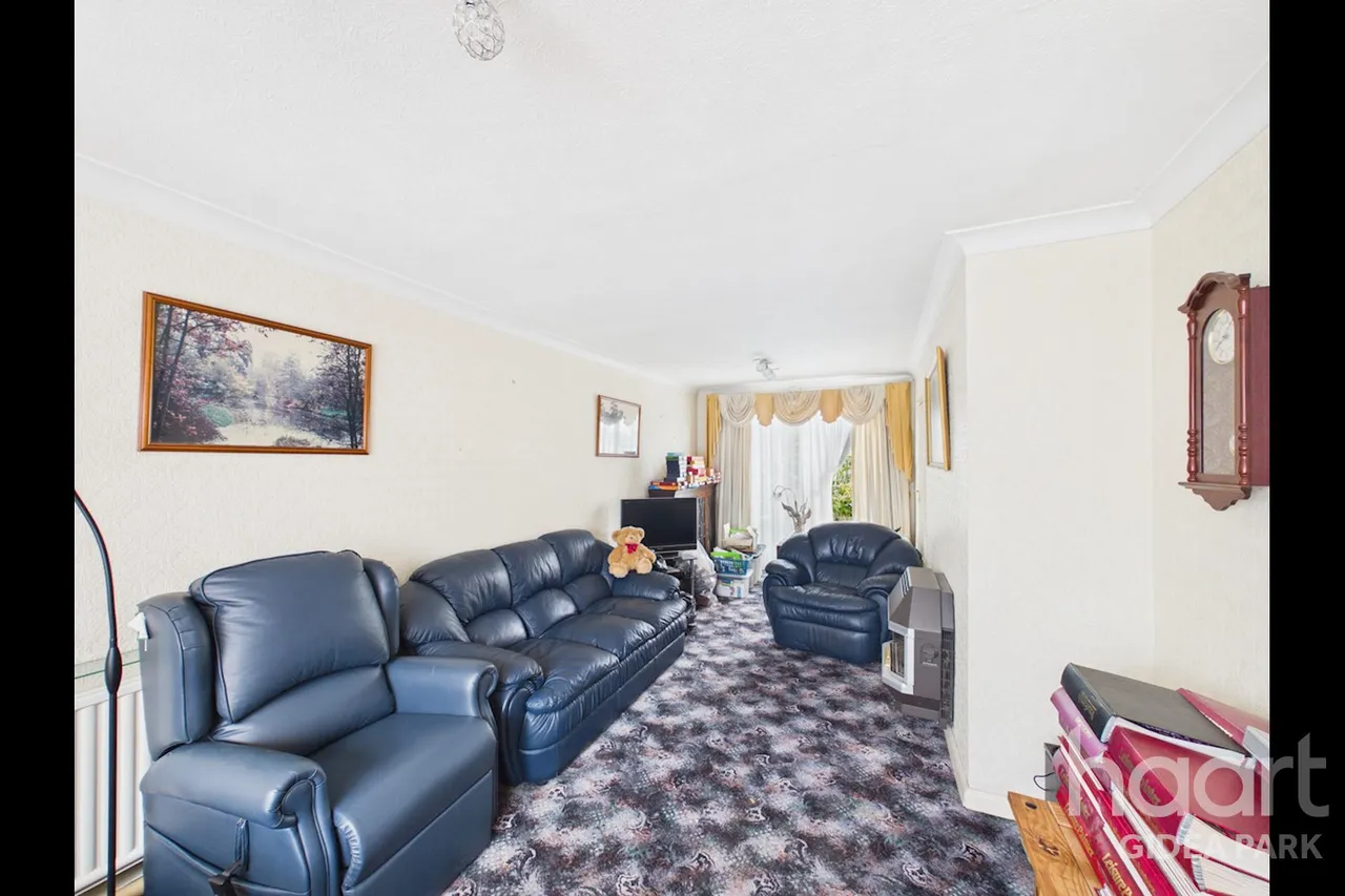Margaret Close, Gidea Park, RM2, photo 6