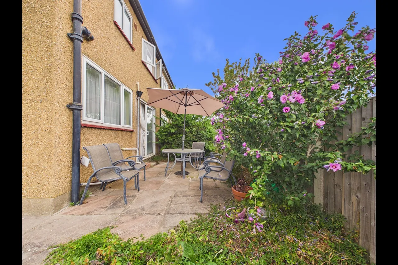 Margaret Close, Gidea Park, RM2, photo 15