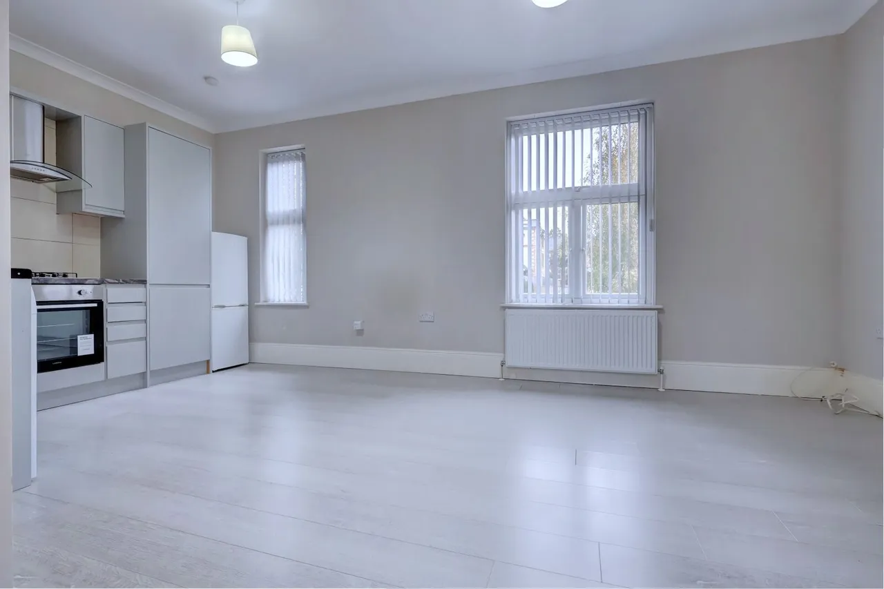 Priory Avenue, High Wycombe, HP13, photo 7