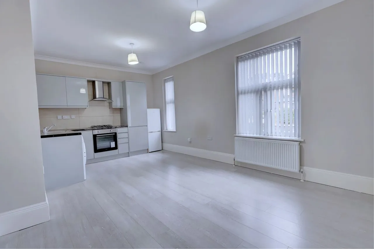 Priory Avenue, High Wycombe, HP13, photo 5