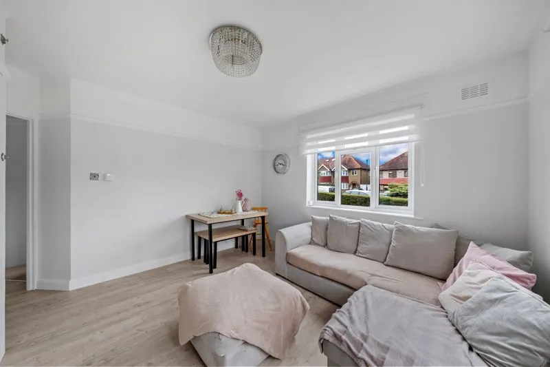 Alberta Avenue Cheam, Sutton SM1 2LQ, photo 2
