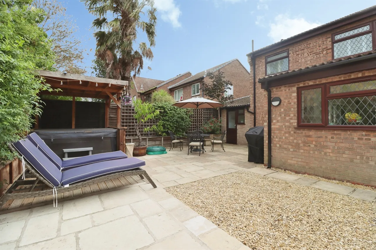 Sutherland Avenue, Yate, BS37, photo 11